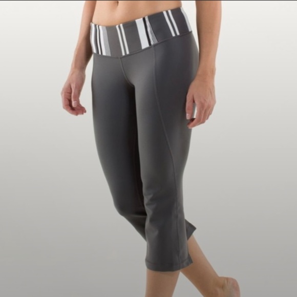 lululemon athletica Pants - Lululemon Gather and Crow Crop Gray Black White Calf Slit Leggings Sz10